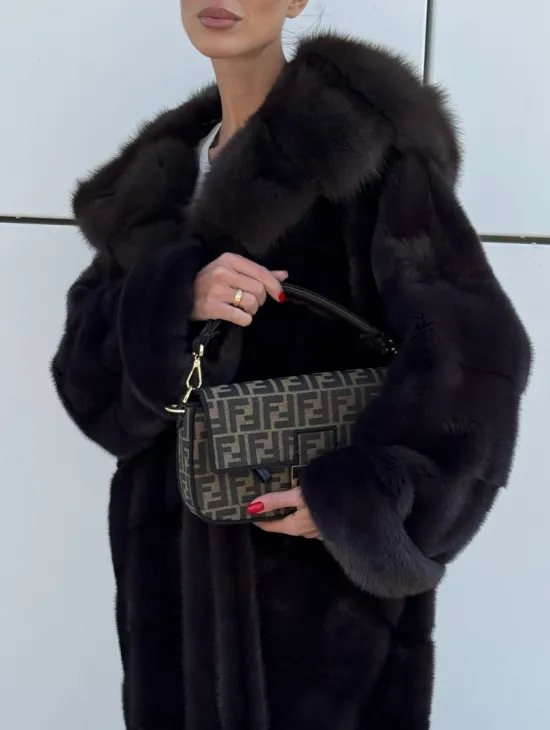 Шуба норковая с капюшоном из меха куница - цвет уголь - фото 3