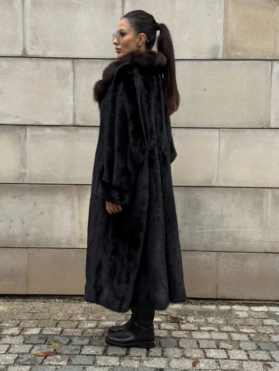 Манто New Elegance из норки Saga Furs с воротником из меха соболя - фото 8