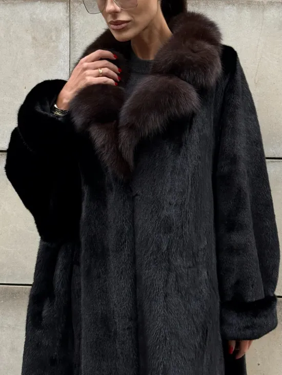 Манто New Elegance из норки Saga Furs с воротником из меха соболя - фото 3