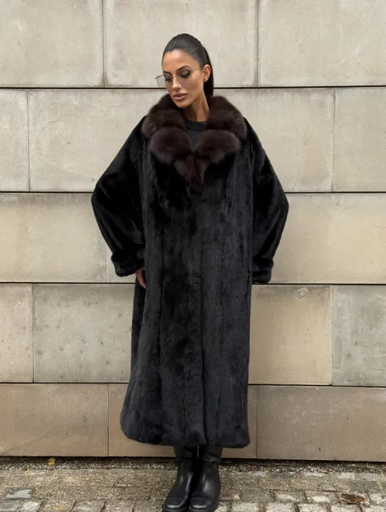 Манто New Elegance из норки Saga Furs с воротником из меха соболя - фото 11