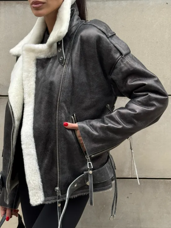 Коротка женская дубленка Vintage Grey из белой овчины мериноса, боковой шнуровкой и накладной пояс - фото 1