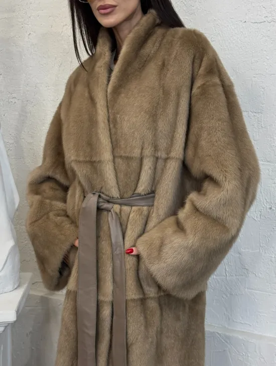 Элегантная норковая шуба кимоно с V-образным воротником в цвете Pastel - фото 1