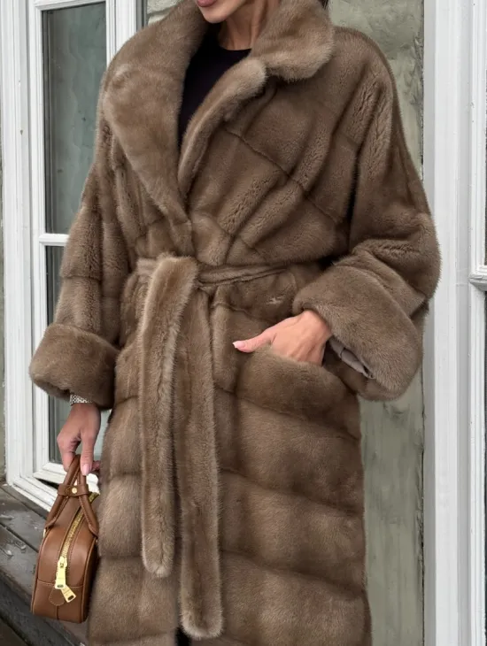 Шуба - кимоно из меха норки Saga Furs в натуральном цвете пастель - фото 2