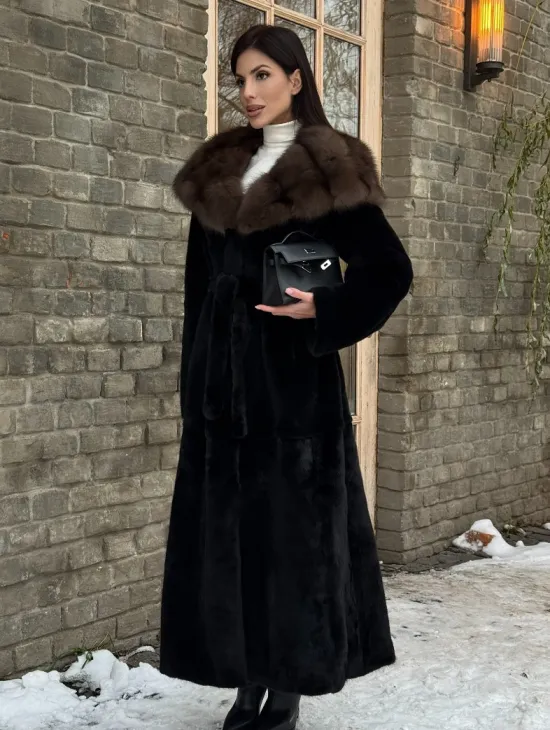 Длинная норковая шуба из норки Blackglama с капюшоном из меха куницы - фото 4