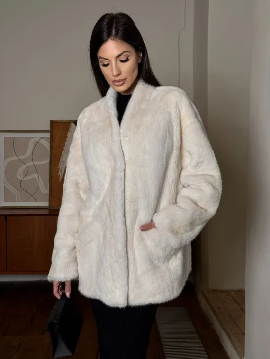 Светлый норковый полушубок жакет с V-образным воротником - фото 6