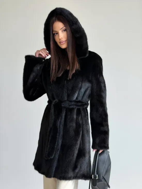 Норковая шуба с капюшоном и меховым поясом в цвете Black - фото 10