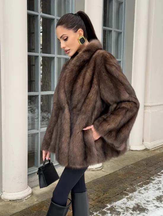 Полушубок из баргузинского соболя с V-образным воротником седина 2/3 - фото 7