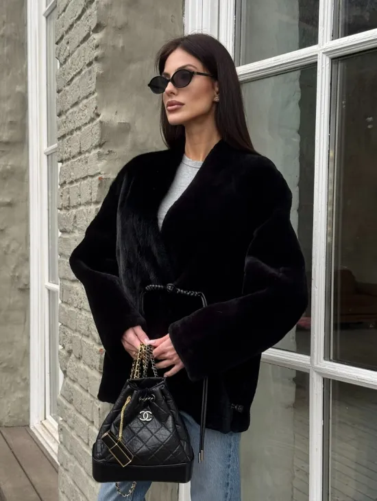 Комбинированная женская дубленка из мутона с мехом норки - фото 3