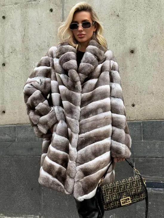 Женская серая шуба из элитного шиншиллового кролика (рекса) с английским воротником - фото 3