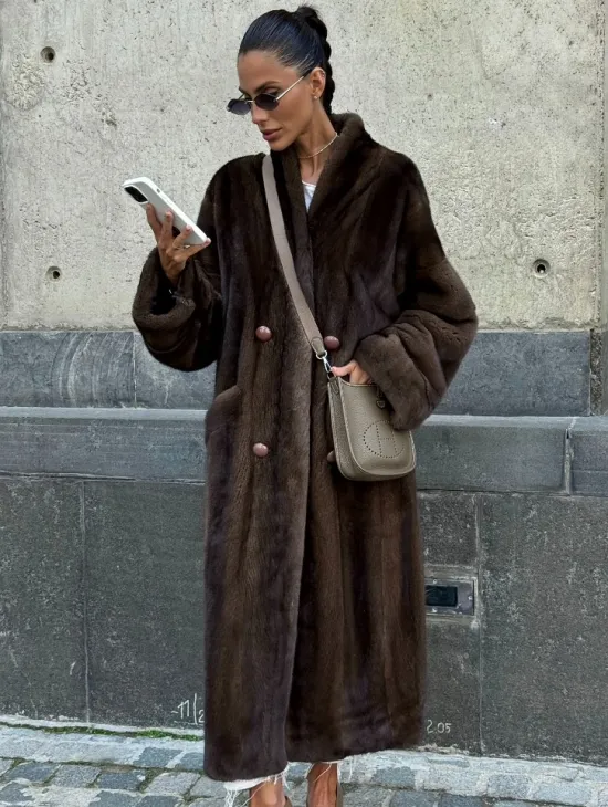 Роскошная шуба из аукционного меха норки SAGA FURS - цвет соболь - фото 0