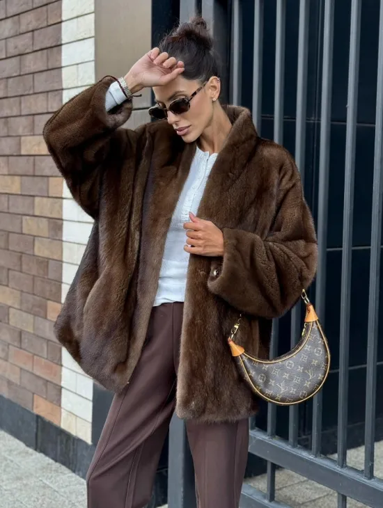 Модная шуба из норки 2025 - фото 7