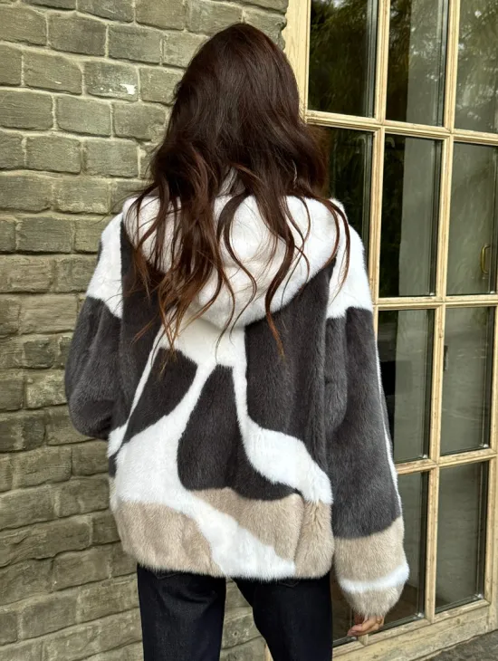 Норковая куртка с капюшоном - фото 4