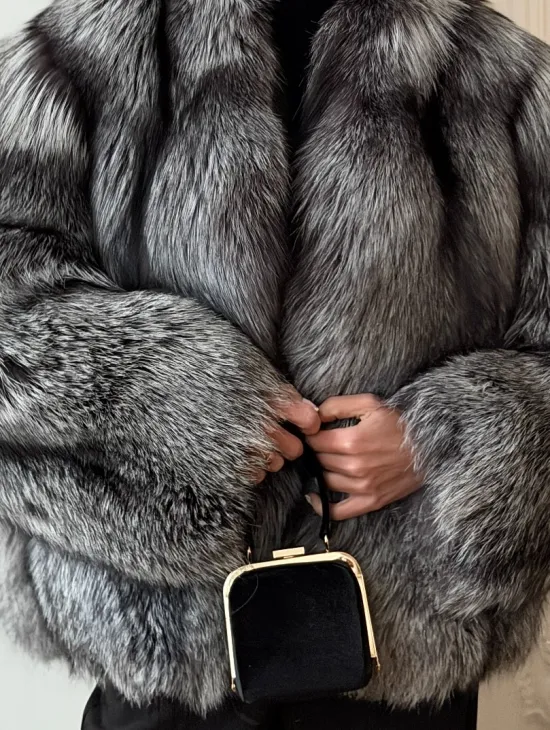 Шуба из чернобурки - фото 1