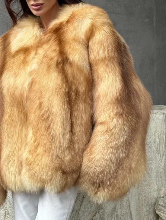 Шуба из натурального лисьего меха - фото 1