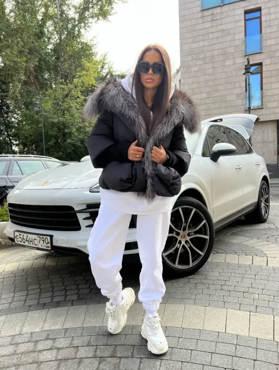 Пуховик с воротником из чернобурой лисы - фото 4