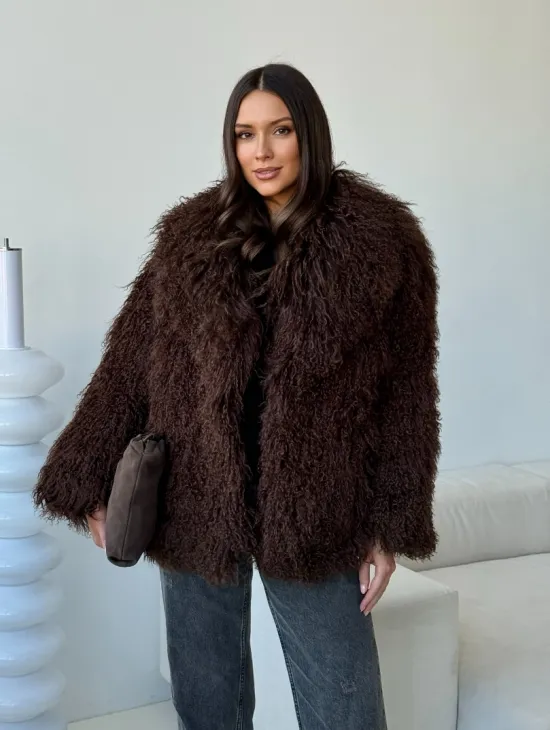 Коричневая шуба из ламы - фото 8