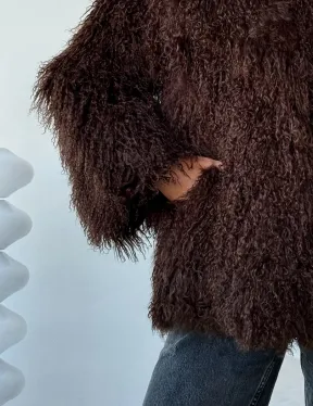 Коричневая шуба из ламы - фото 2