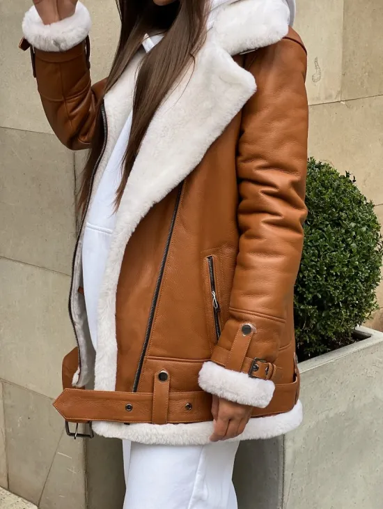 Женская дубленка авиатор в цвете виски - фото 5