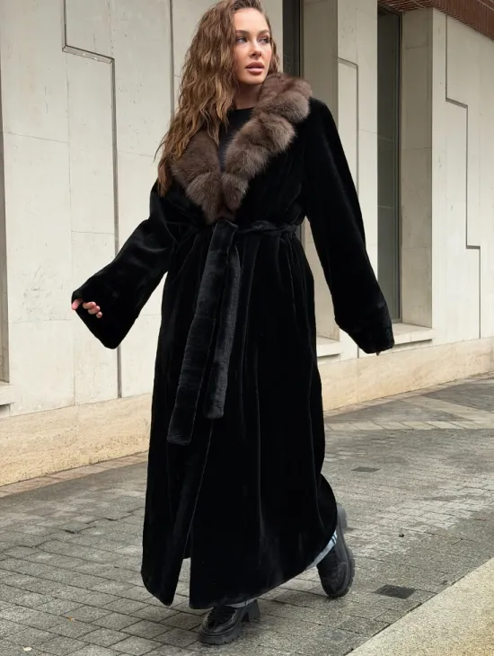 Длинная шуба из стриженой норки с воротником куница - фото 3