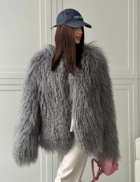 Серая шуба из натурального меха ламы - фото 11