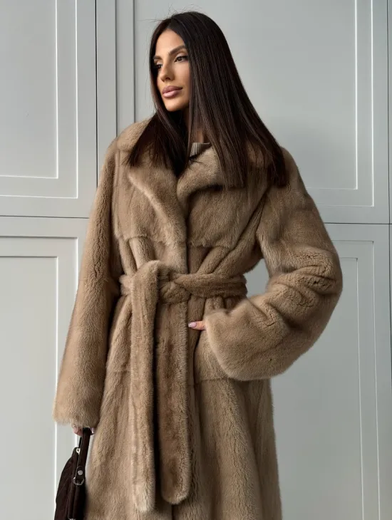 Прямая шуба из меха норки с поясом (бежевая) - фото 10