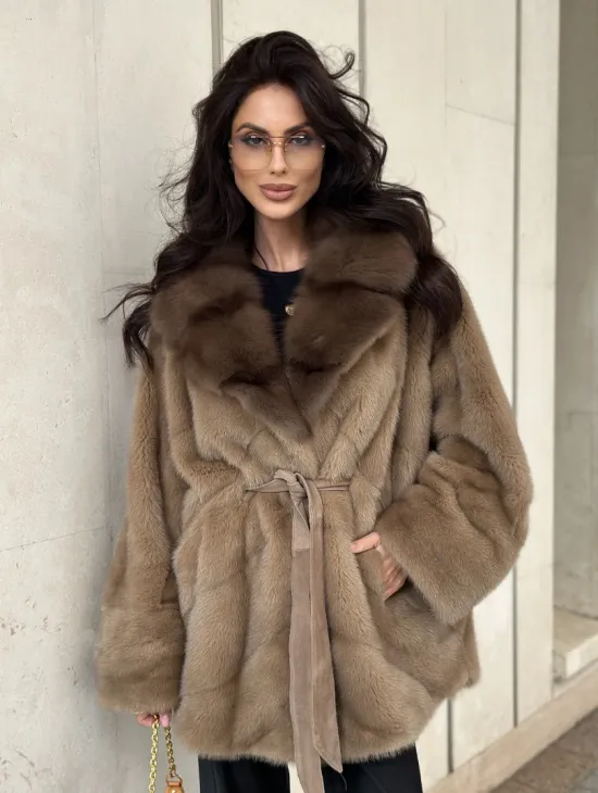 Короткая шуба из меха норки с воротником куница - цвет пастель - фото 0