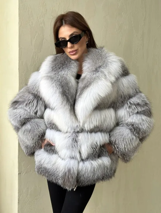Шуба из меха арктической лисы - фото 0